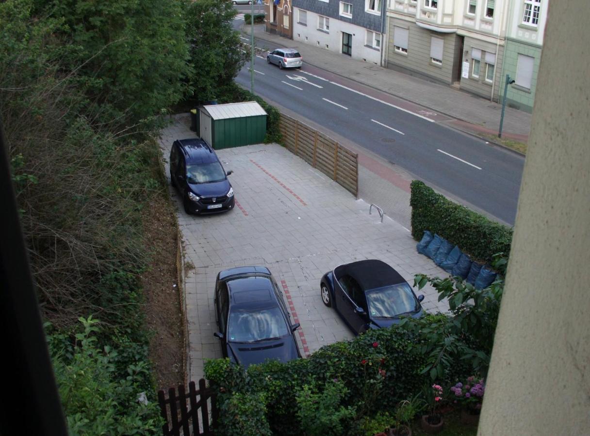 Schoenes Doppelbettzimmer Im Untergeschoss Inkl Parkplatz Nach Verfuegbarkeit Essen Exterior photo