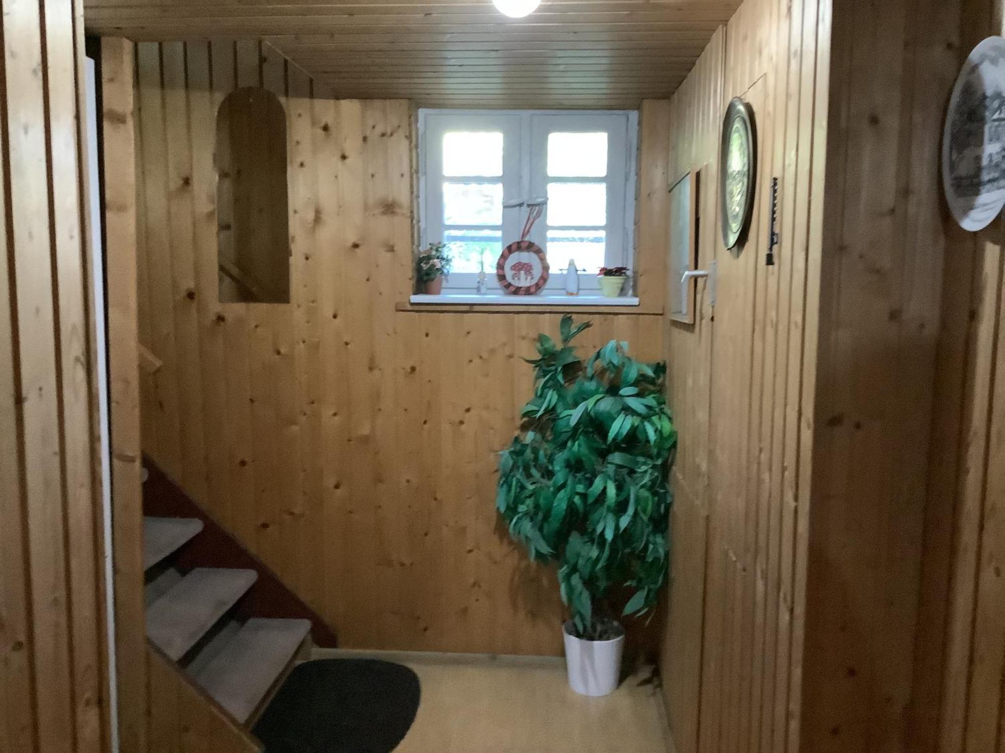 Schoenes Doppelbettzimmer Im Untergeschoss Inkl Parkplatz Nach Verfuegbarkeit Essen Exterior photo