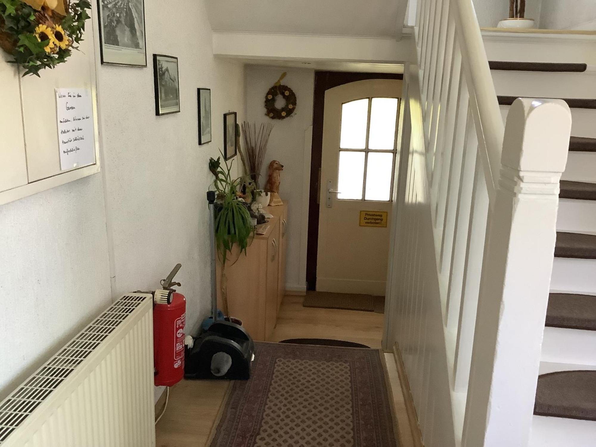 Schoenes Doppelbettzimmer Im Untergeschoss Inkl Parkplatz Nach Verfuegbarkeit Essen Exterior photo